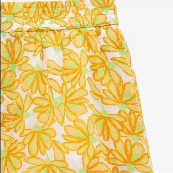 NWT Zara yellow floral shorts - Picture 3 of 5
